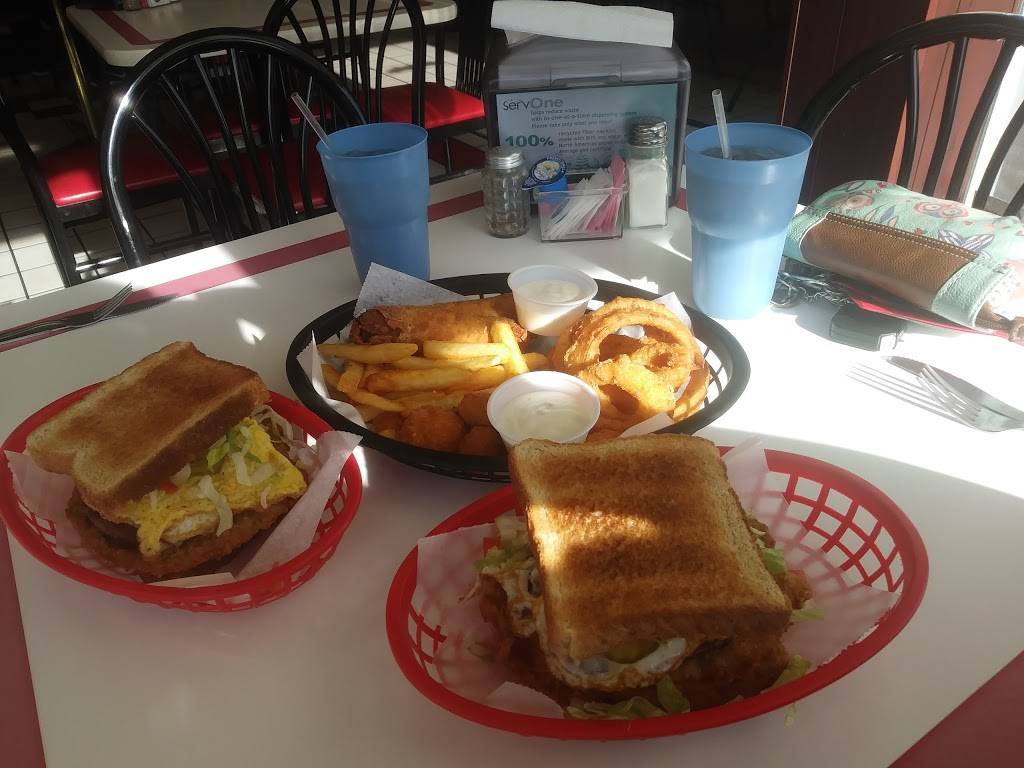 T C Maes | restaurant | 1010 1st Ave S, Fort Dodge, IA 50501, USA | 5155731101 OR +1 515-573-1101