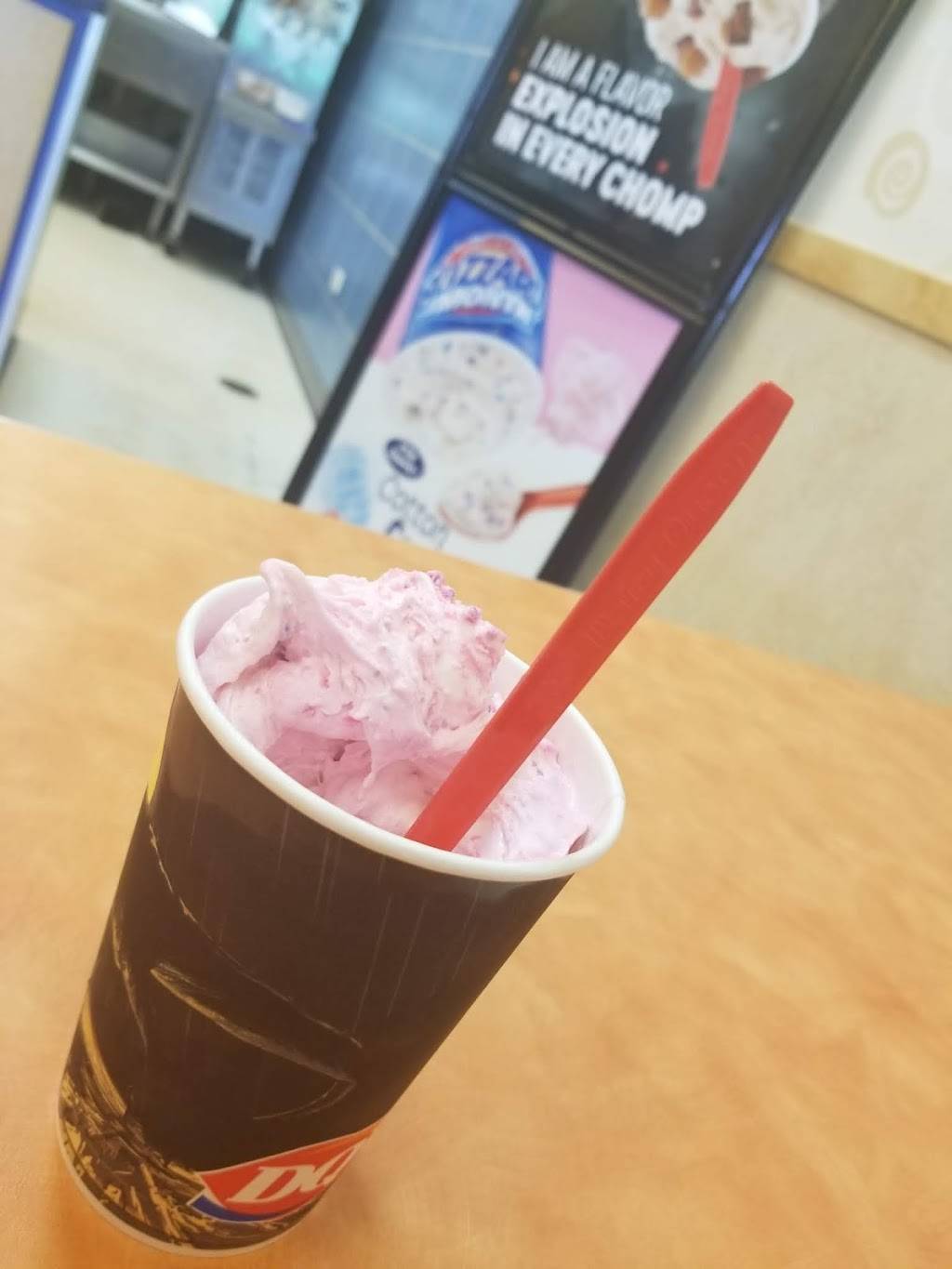 Dairy Queen | restaurant | 7011 W Dempster Street, Niles, IL 60714, USA | 8475810094 OR +1 847-581-0094