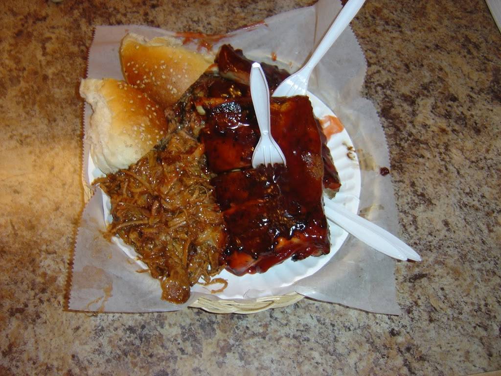 Hickorys Charbroil Grill | restaurant | 674 Port Washington Blvd, Port Washington, NY 11050, USA | 5168837174 OR +1 516-883-7174