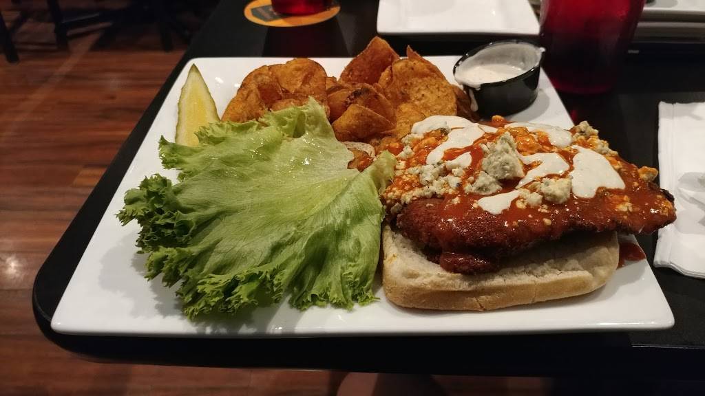 The Pointe Grill & Bar | restaurant | 16691 State Hwy 13, Prior Lake, MN 55372, USA | 9528559856 OR +1 952-855-9856