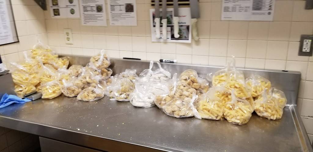 Papa Ginos | restaurant | 700 E Greenwich Ave, West Warwick, RI 02893, USA | 4018212820 OR +1 401-821-2820