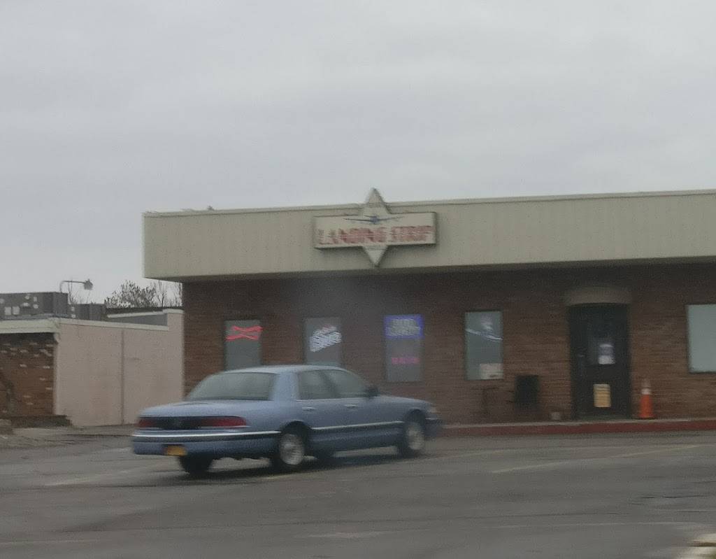 Landing Strip | restaurant | 1280 Scottsville Rd #10, Rochester, NY 14624, USA | 5856229444 OR +1 585-622-9444