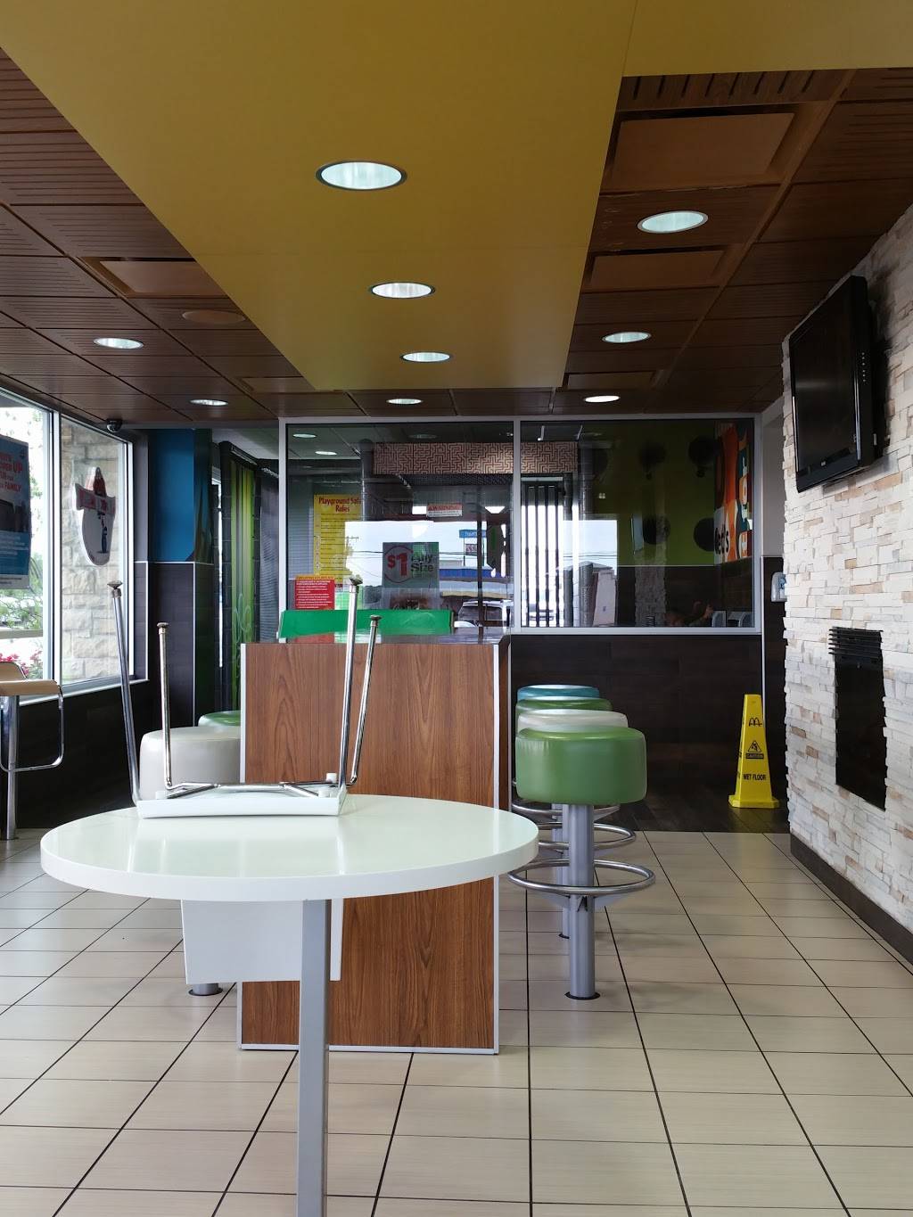 McDonalds | cafe | 100 Garrett Morris Pkwy, Mineral Wells, TX 76067, USA | 9403281930 OR +1 940-328-1930
