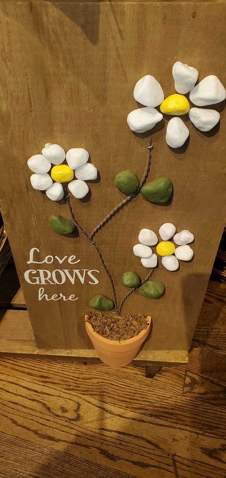 Cracker Barrel Old Country Store | restaurant | 1051 Fox Run Ave, Opelika, AL 36801, USA | 3347492363 OR +1 334-749-2363