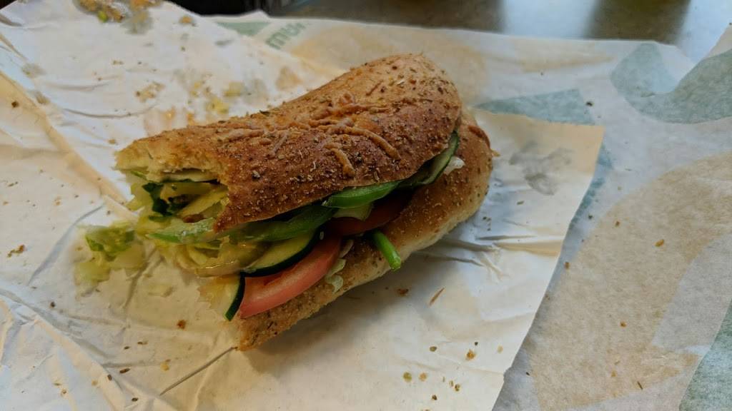 Subway | restaurant | 315 West Grand River Avenue, Williamston, MI 48895, USA | 5176553111 OR +1 517-655-3111