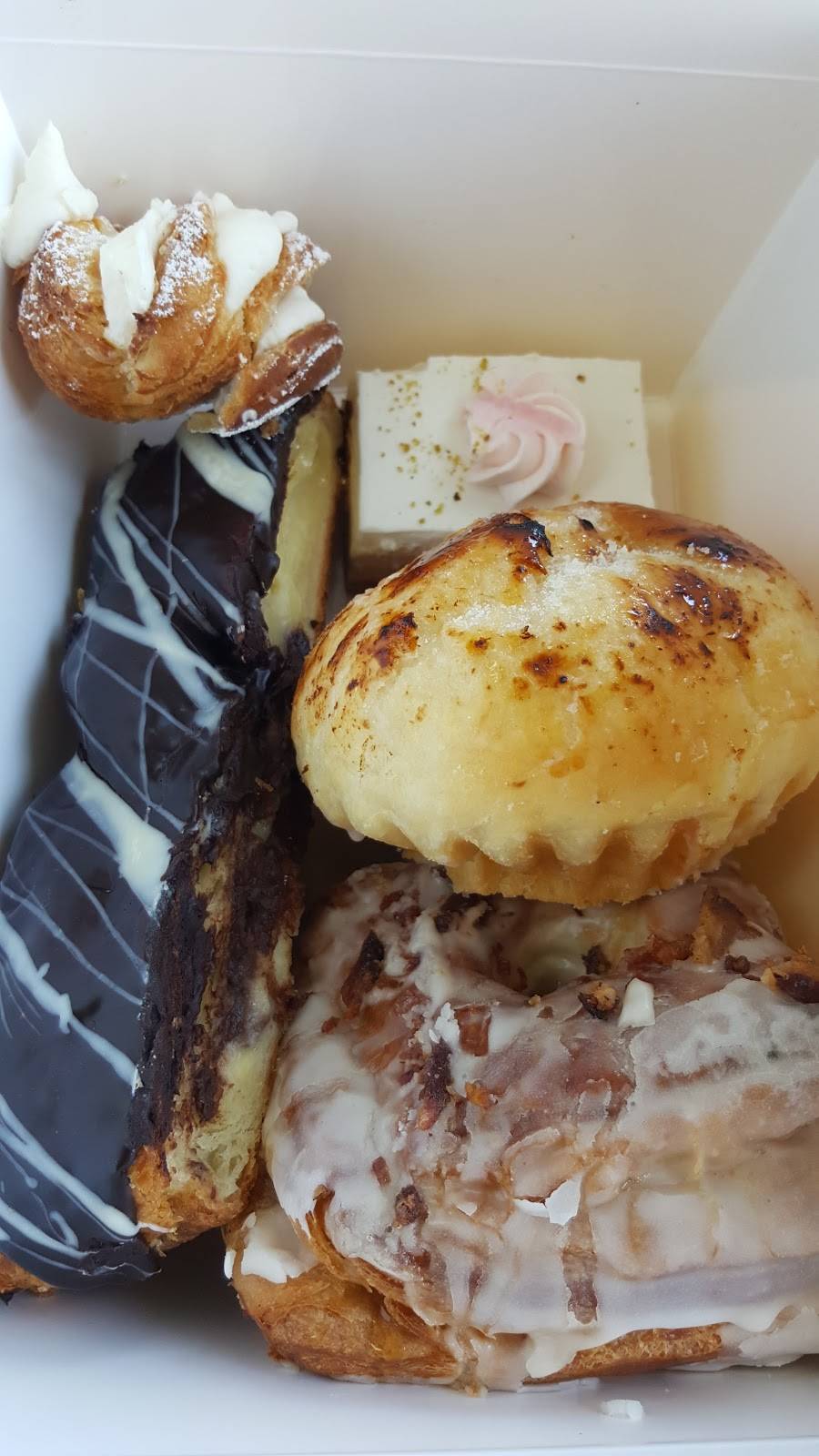 Le Paris Artisan & Gourmet Café | restaurant | 3921 Broadway St, American Canyon, CA 94503, USA | 7077310948 OR +1 707-731-0948