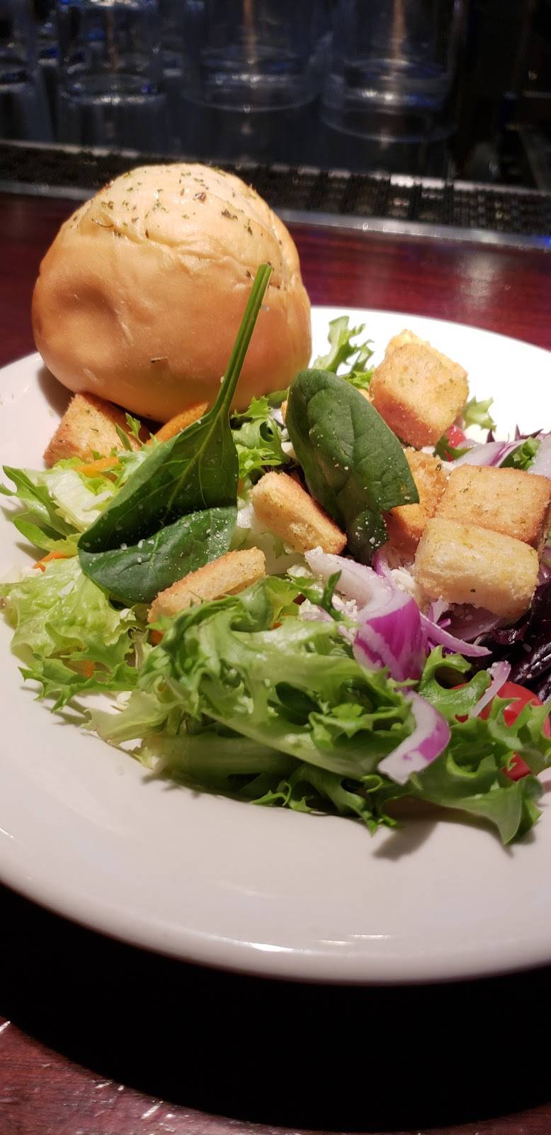 Houlihans | restaurant | 65 NJ-4, Paramus, NJ 07652, USA | 2012918850 OR +1 201-291-8850