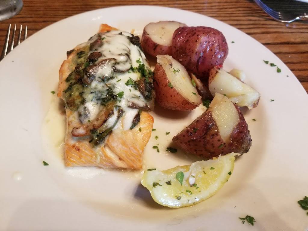 Jays Seafood | restaurant | 225 E 6th St, Dayton, OH 45402, USA | 9372222892 OR +1 937-222-2892