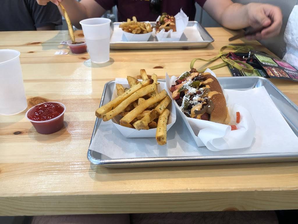 CHARD Brisket Dogs + Burgers | restaurant | 1015 S Rural Rd #106, Tempe, AZ 85281, USA | 4803619960 OR +1 480-361-9960