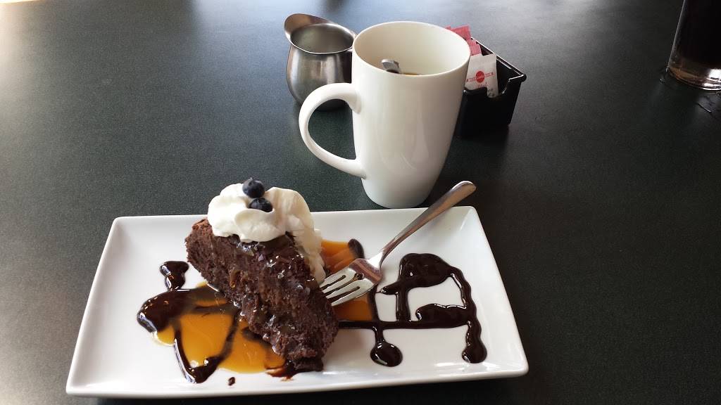 Dockside On The Cove | restaurant | 466 Tisdelle Dr, Tilbury, ON N0P 2L0, Canada | 5196823000 OR +1 519-682-3000