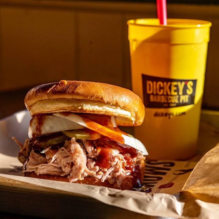 Dickeys Barbecue Pit | restaurant | 8820 36th Ave NE Suite 102, Marysville, WA 98270, USA | 3605483534 OR +1 360-548-3534