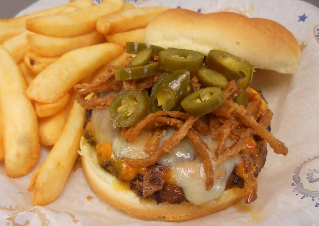 Between the Buns | restaurant | 1720 Lincolnway W, Osceola, IN 46561, USA | 5746794474 OR +1 574-679-4474