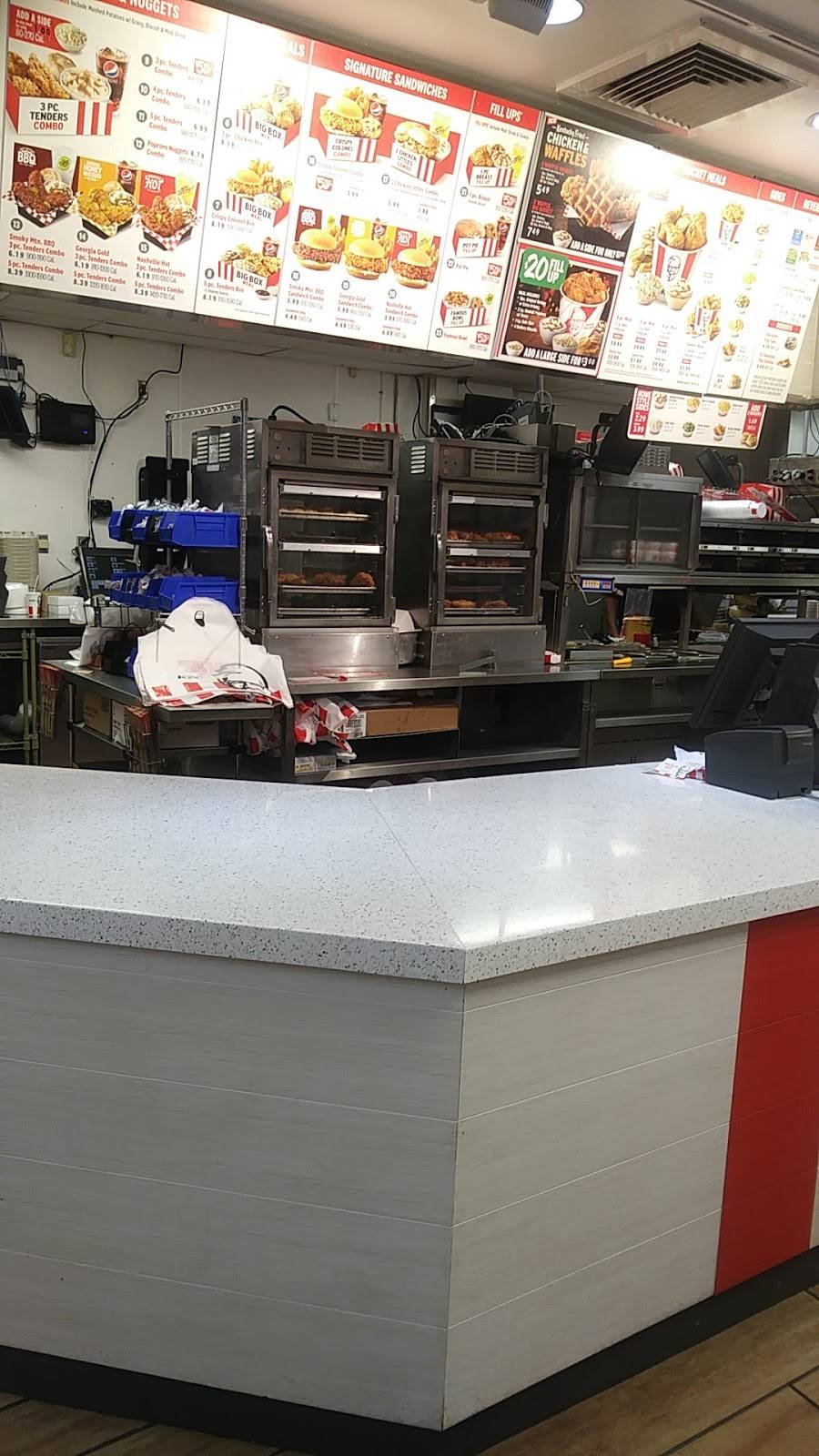 KFC | restaurant | 2324 S Madison St, Muncie, IN 47302, USA | 7652897311 OR +1 765-289-7311