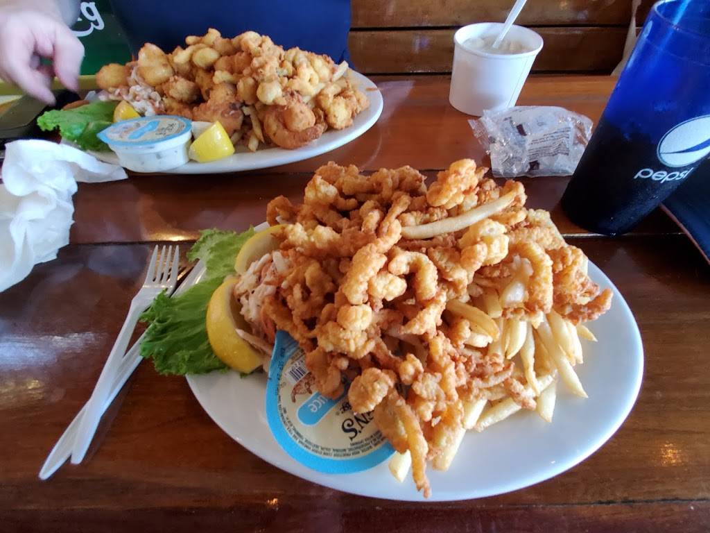 Coop De ville Restaurant | restaurant | 12 Circuit Avenue Extension, Oak Bluffs, MA 02557, USA | 5086933420 OR +1 508-693-3420