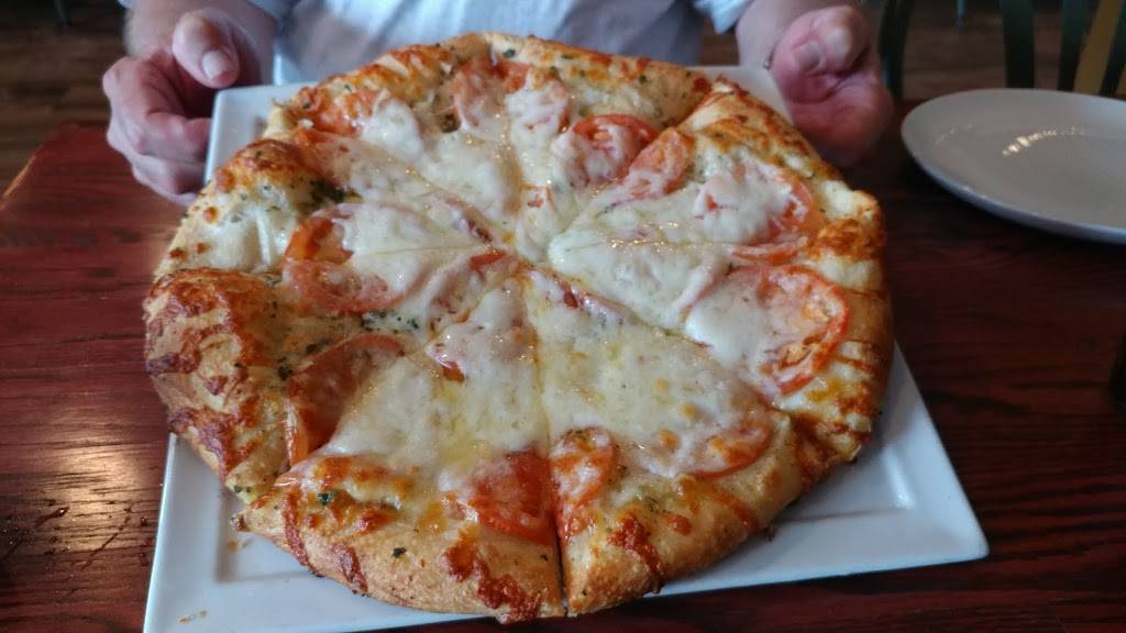 Pasqualinos Italian Restaurant | restaurant | 13032 Frankstown Rd, Penn Hills, PA 15235, USA | 4127939933 OR +1 412-793-9933