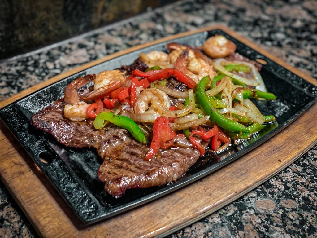 Palmas Colombian Restaurant & Bakery | restaurant | 10036 Pines Blvd, Pembroke Pines, FL 33024, USA | 9543919268 OR +1 954-391-9268