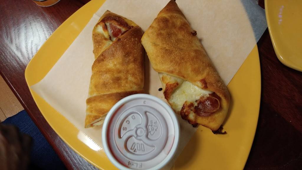 Luciano Neighborhood Pizzeria | restaurant | 2414 Babcock Rd #100, San Antonio, TX 78229, USA | 2102551863 OR +1 210-255-1863