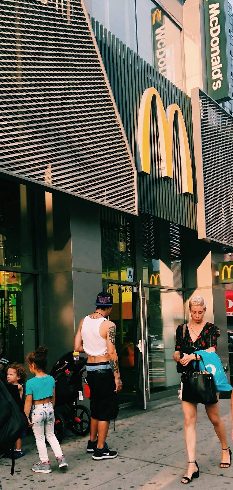 McDonalds | cafe | 114 Delancey St, New York, NY 10002, USA | 2125299770 OR +1 212-529-9770