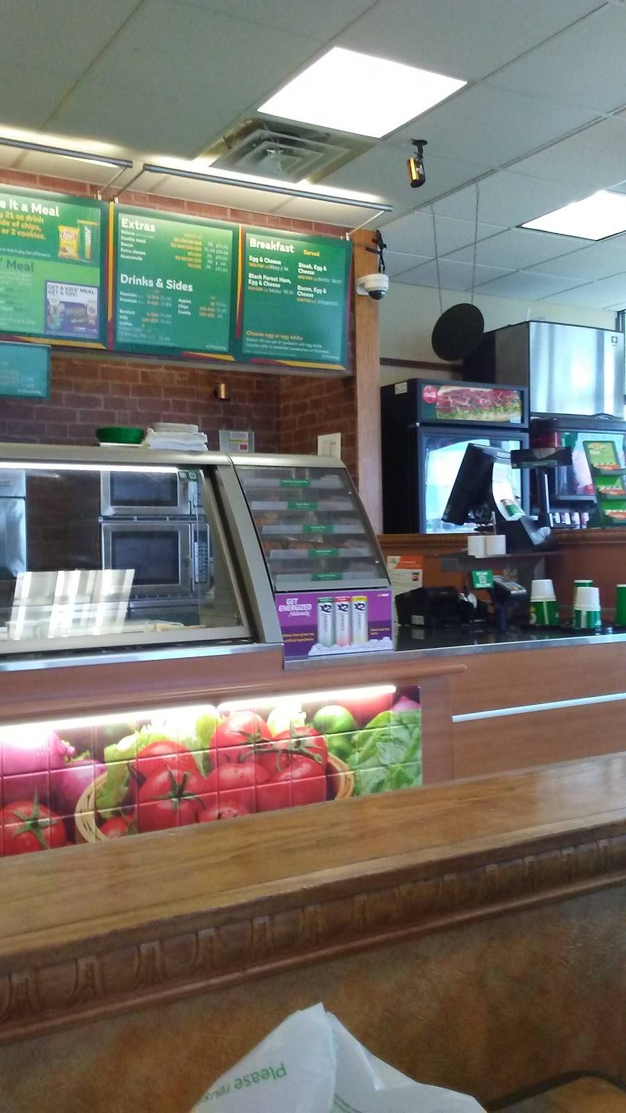 Subway | restaurant | 6007 W Layton Ave, Greenfield, WI 53220, USA | 4142819009 OR +1 414-281-9009