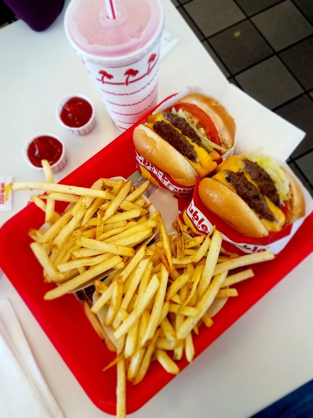 In-N-Out Burger | restaurant | 1859 S Signal Butte Rd, Mesa, AZ 85209, USA | 8007861000 OR +1 800-786-1000