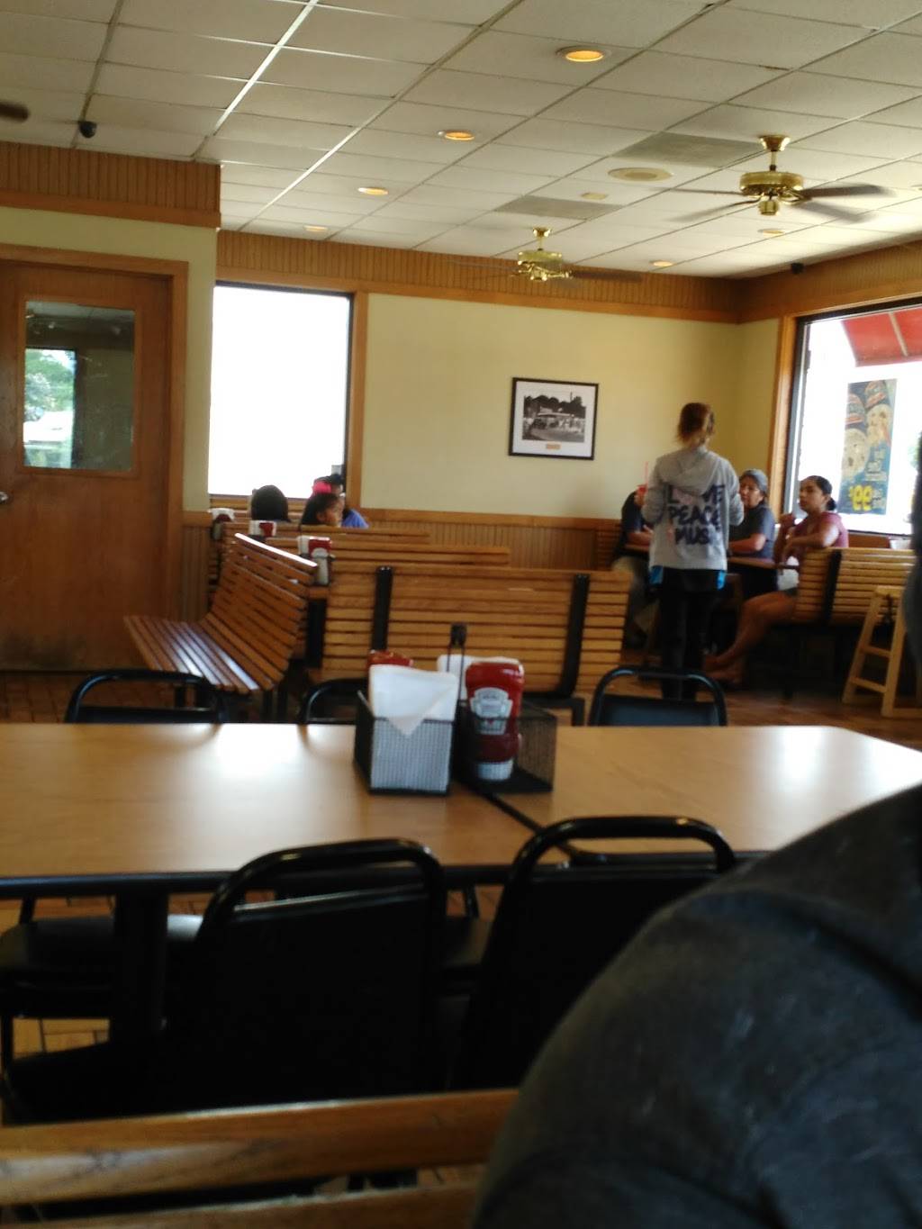 Dairy Queen Store | restaurant | 506 W Hondo Ave, Devine, TX 78016, USA | 8306635639 OR +1 830-663-5639