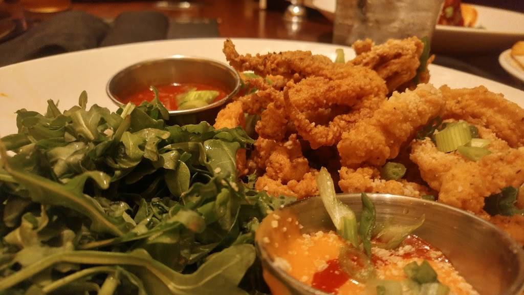 Houlihans | restaurant | 1508 S Randall Rd, Algonquin, IL 60102, USA | 8476584560 OR +1 847-658-4560