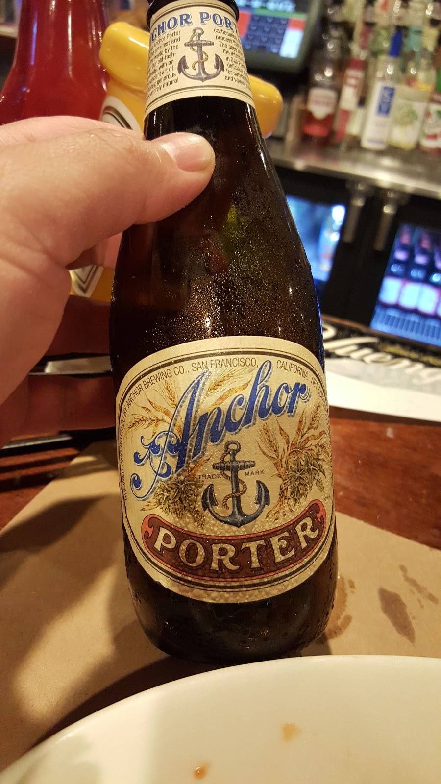 Oak Hill Tavern & BBQ | restaurant | 565 Tower Hill Rd, North Kingstown, RI 02852, USA | 4012943282 OR +1 401-294-3282