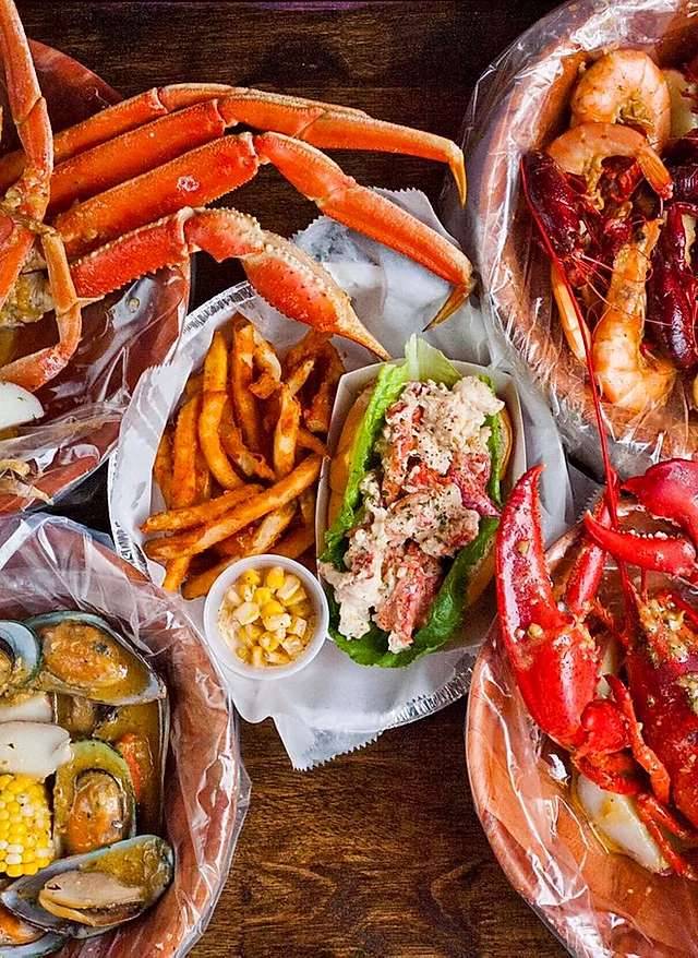 Crab Du Jour - Cajun Seafood | restaurant | 9080 N Green Bay Rd, Milwaukee, WI 53209, USA | 4143555565 OR +1 414-355-5565