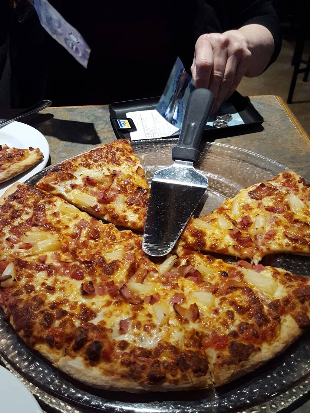 Big Daddys Rock & Roll Emporium | restaurant | 446 Davis Dr, Newmarket, ON L3Y 2P2, Canada | 9058980001 OR +1 905-898-0001