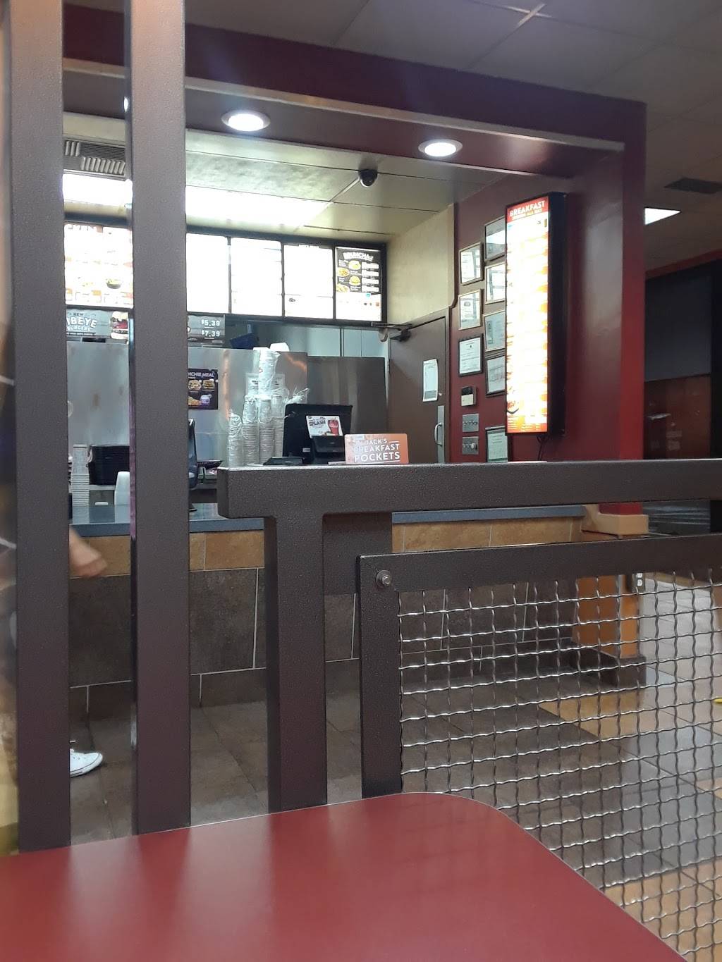 Jack in the Box | restaurant | 412 N Hwy 67, Cedar Hill, TX 75104, USA | 9722939727 OR +1 972-293-9727