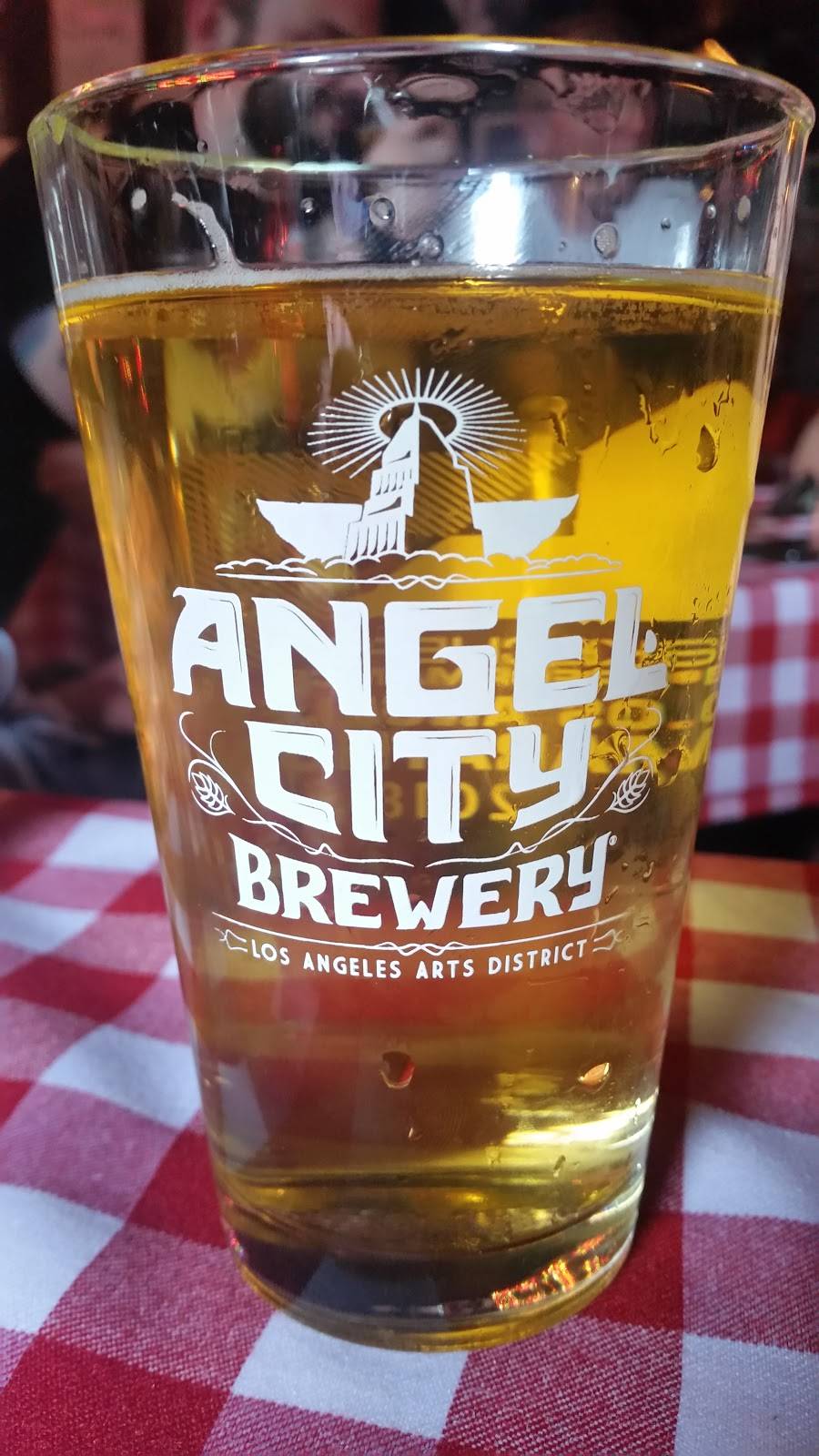 Chez Jay | restaurant | 1657 Ocean Ave, Santa Monica, CA 90401, USA | 3103951741 OR +1 310-395-1741