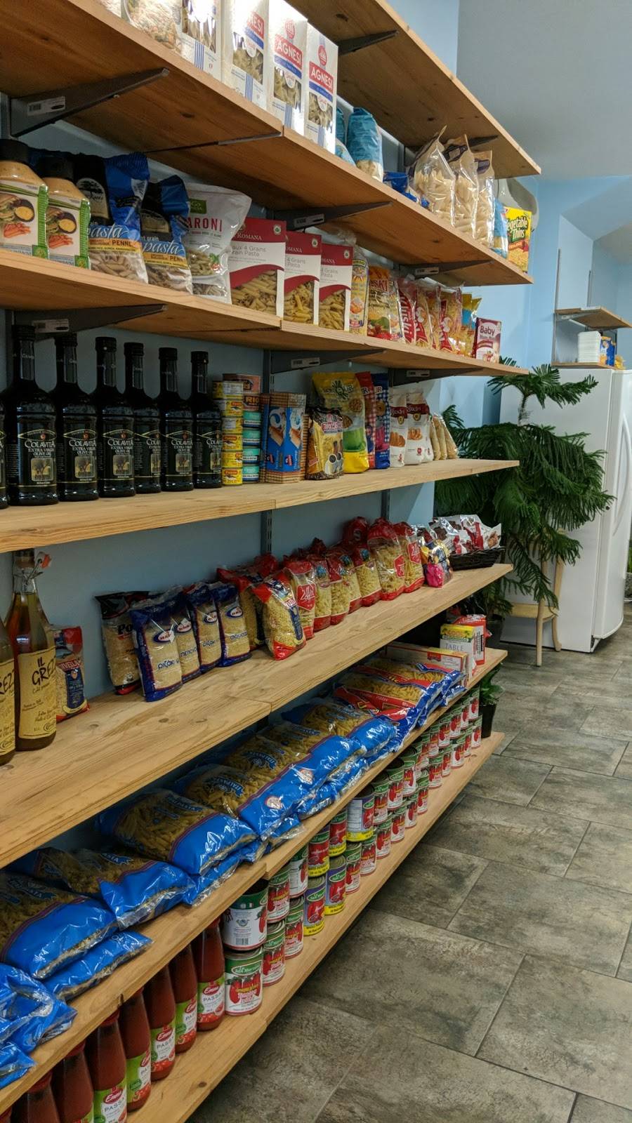 Euro Pasta | meal takeaway | 3142 Dundas St W, Toronto, ON M6P 2A1, Canada | 4162311088 OR +1 416-231-1088