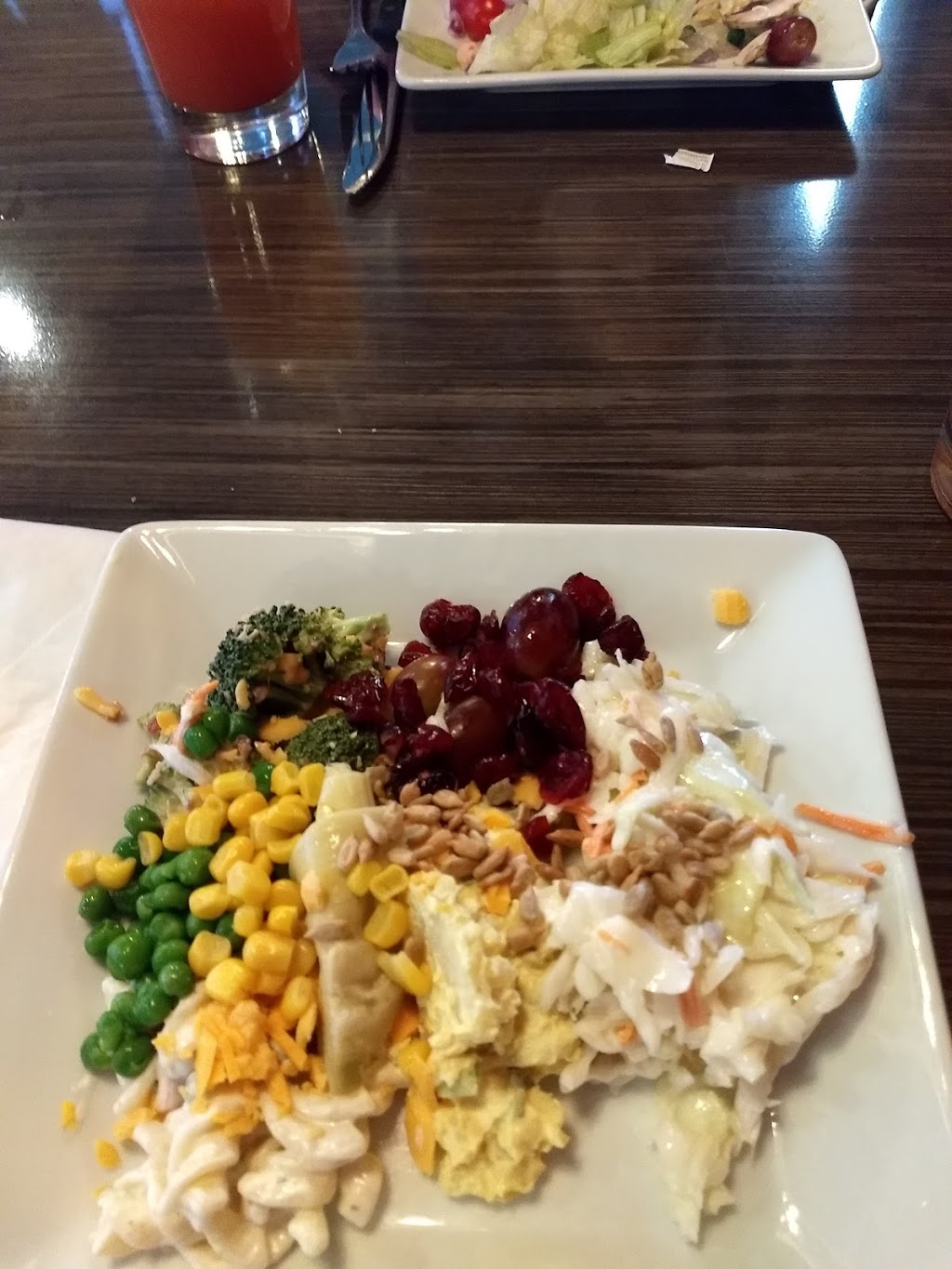 Ruby Tuesday | restaurant | 2425 S Shirley Ave #110, Sioux Falls, SD 57106, USA | 6052752425 OR +1 605-275-2425