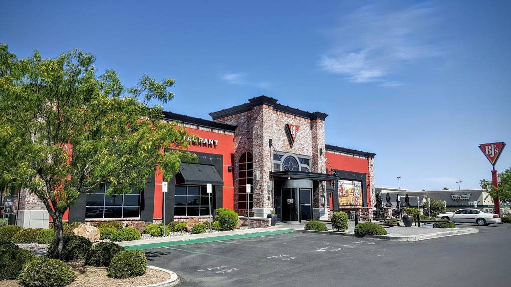 BJs Restaurant & Brewhouse | restaurant | 11905 Gateway Blvd W, El Paso, TX 79936, USA | 9156338300 OR +1 915-633-8300