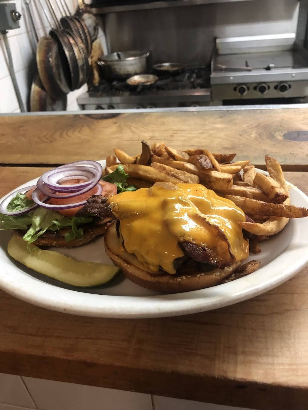 Beamish House | restaurant | 27 John St, Port Hope, ON L1A 2Z3, Canada | 9058858702 OR +1 905-885-8702