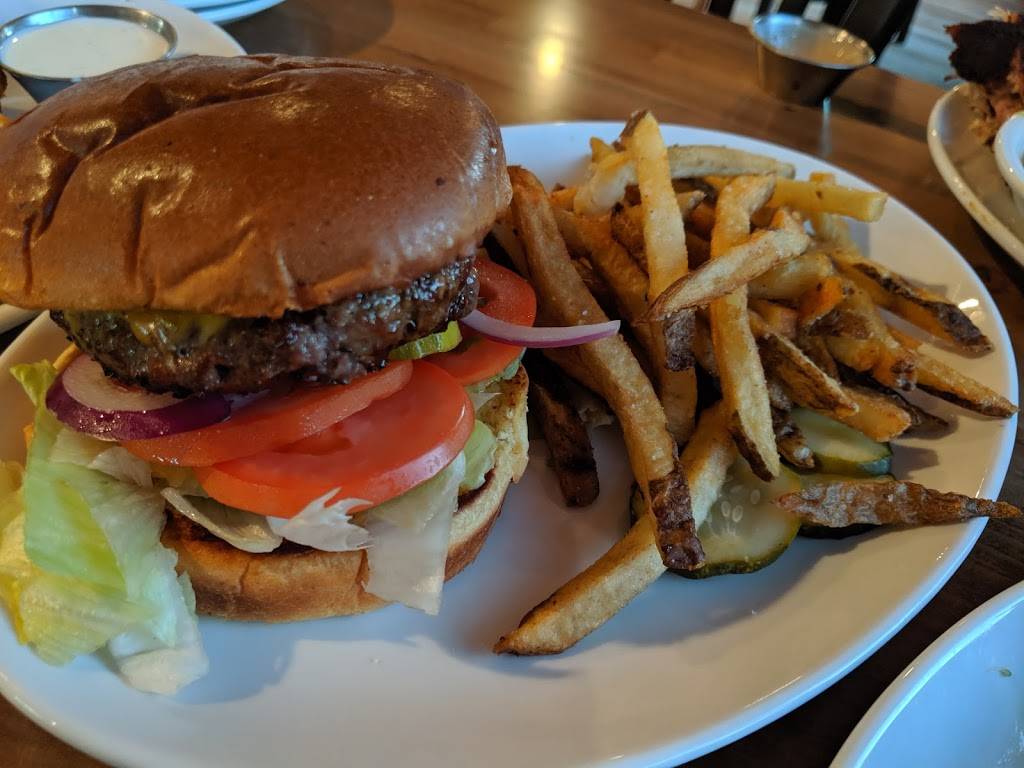 The Refinery | restaurant | 4 Mill Rd, Andover, NH 03216, USA | 6039770194 OR +1 603-977-0194