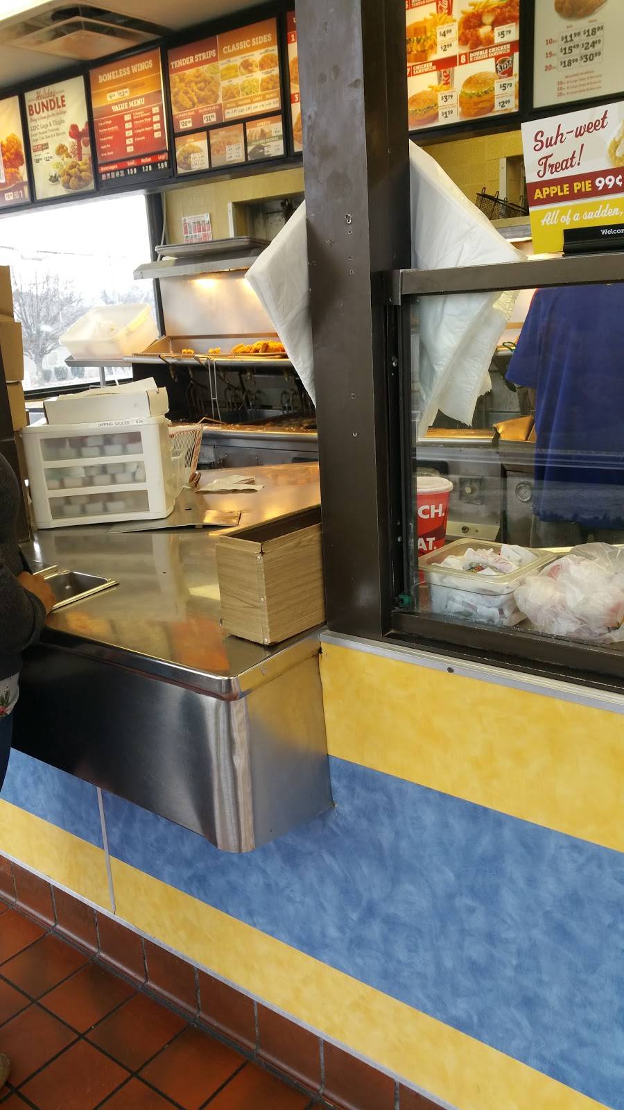 Churchs Chicken | restaurant | 410 9th St NE, Canton, OH 44704, USA | 3304543595 OR +1 330-454-3595