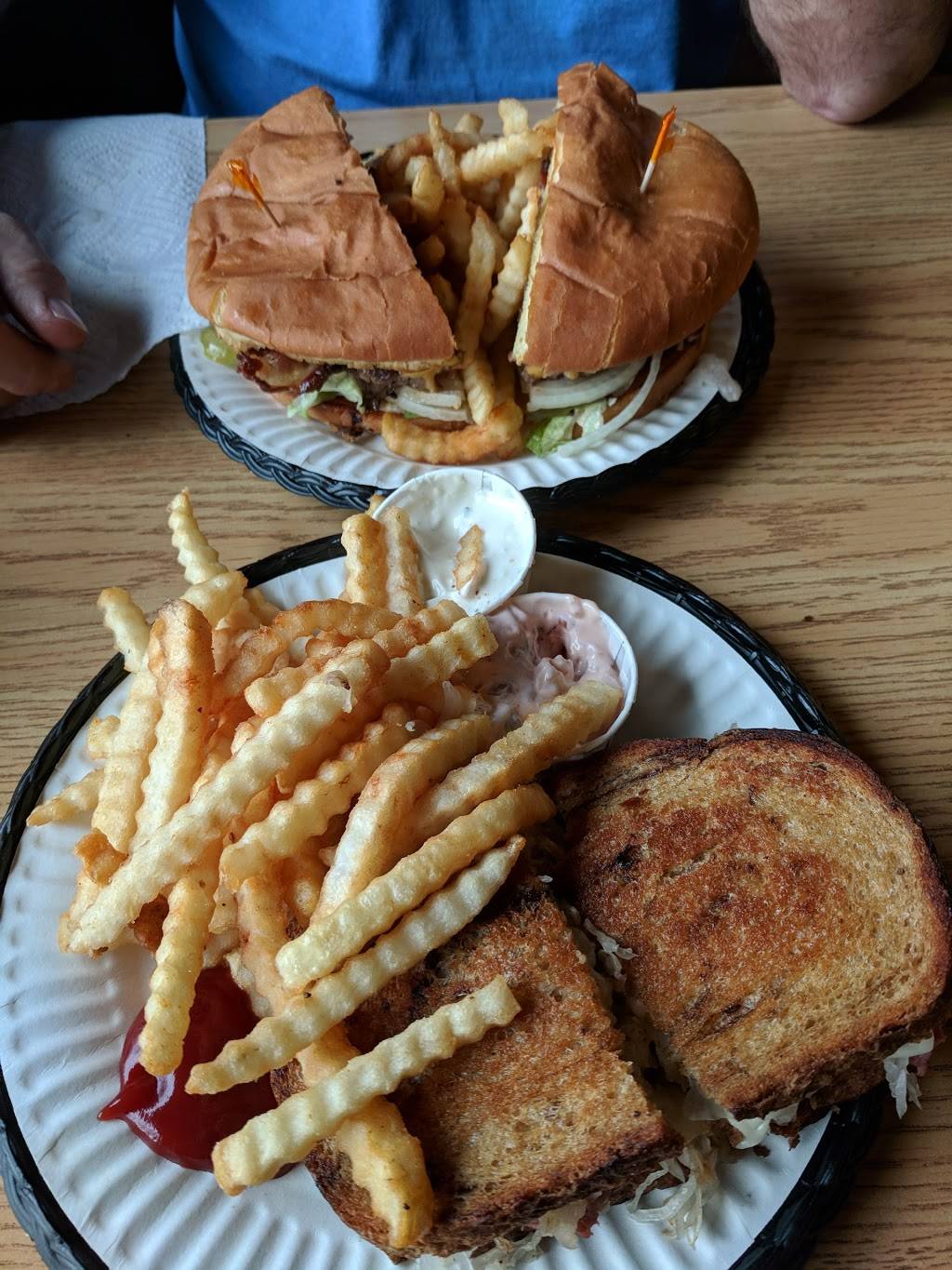 Pioneer Bar & Grill | restaurant | 148 W State St, Mossyrock, WA 98564, USA | 3609833983 OR +1 360-983-3983