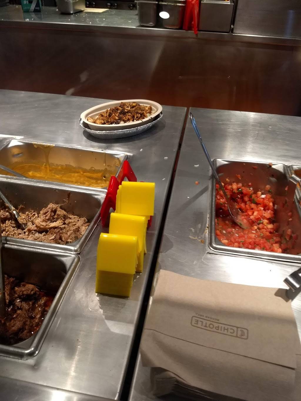 Chipotle Mexican Grill | restaurant | 867 Grand Ave, St Paul, MN 55105, USA | 6516020560 OR +1 651-602-0560