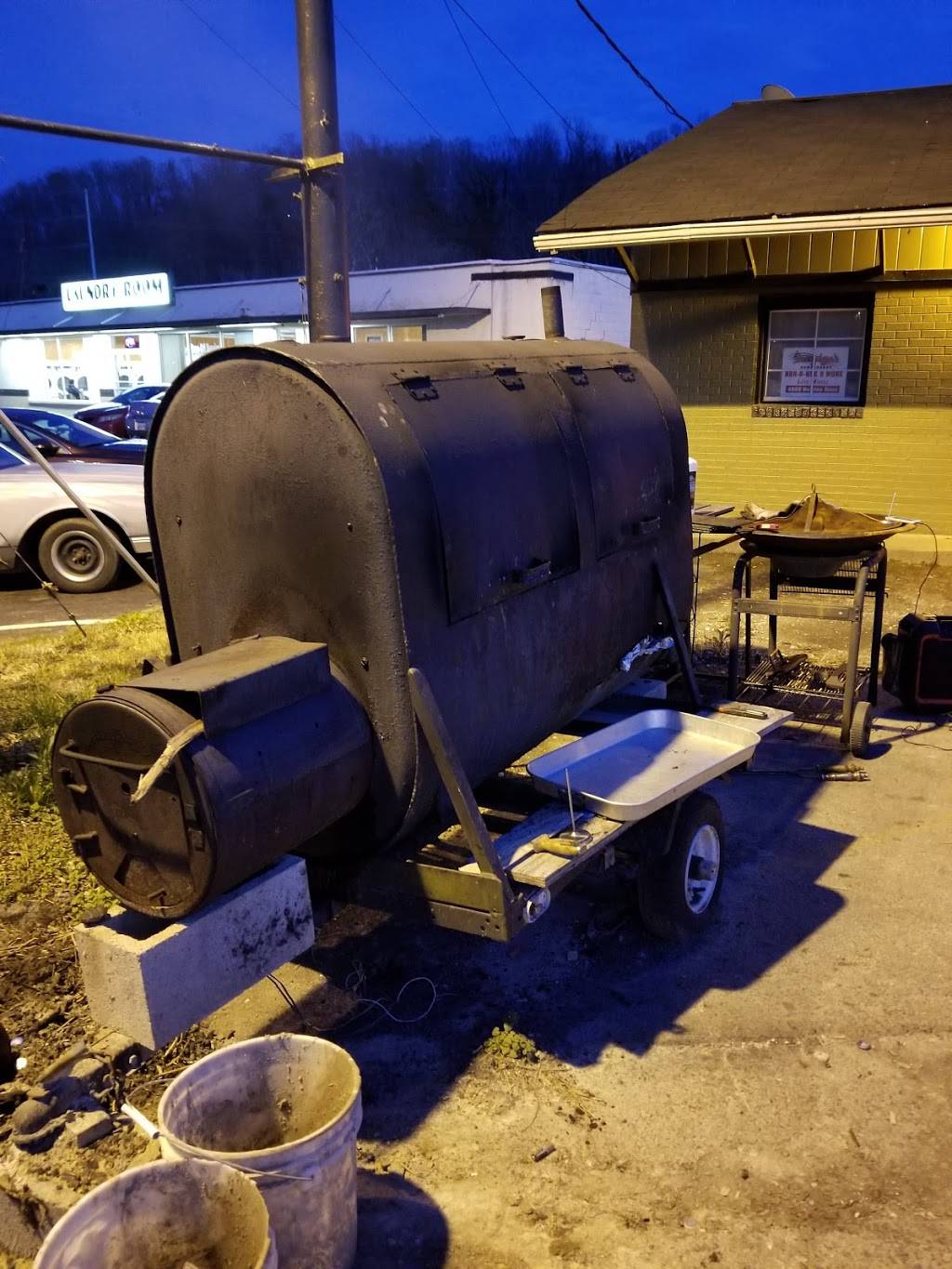 Jazzy Lynns | restaurant | 4680 Holston Dr, Knoxville, TN 37914, USA | 8656339075 OR +1 865-633-9075