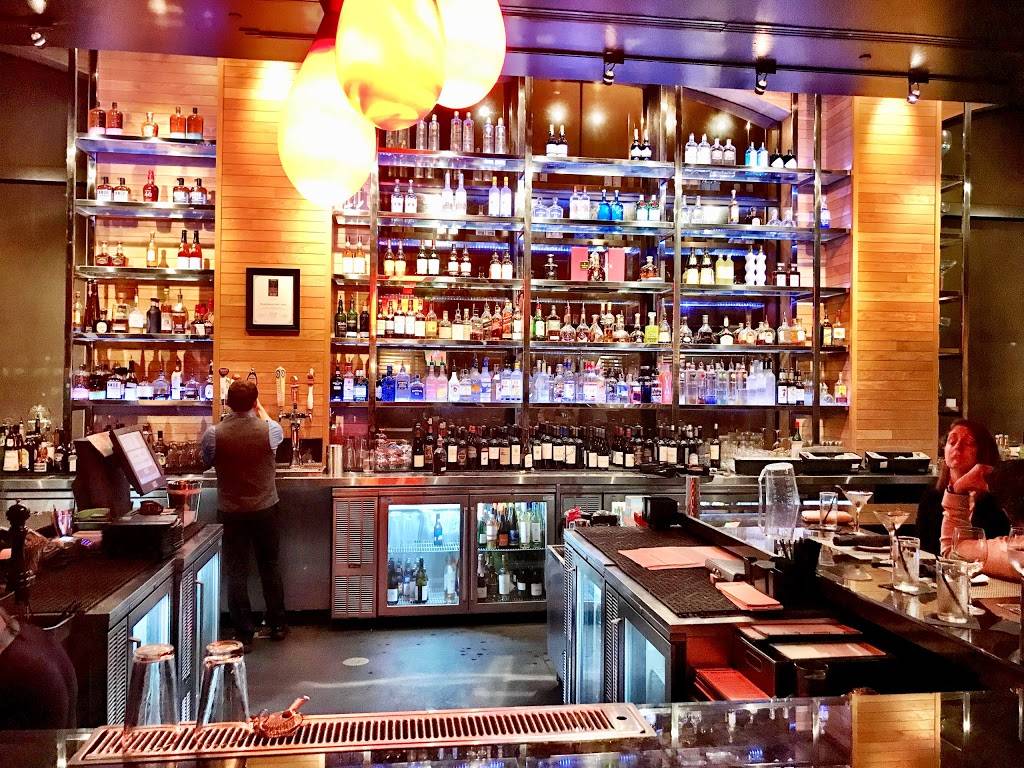 Devon Seafood & Steak | night club | 27 W Chocolate Ave, Hershey, PA 17033, USA | 7175085460 OR +1 717-508-5460