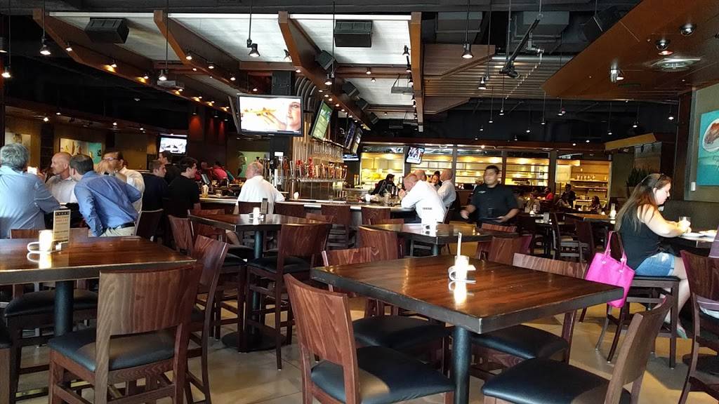 Yard House | restaurant | Legacy Place, 200 Legacy Pl, Dedham, MA 02026, USA | 7813264644 OR +1 781-326-4644