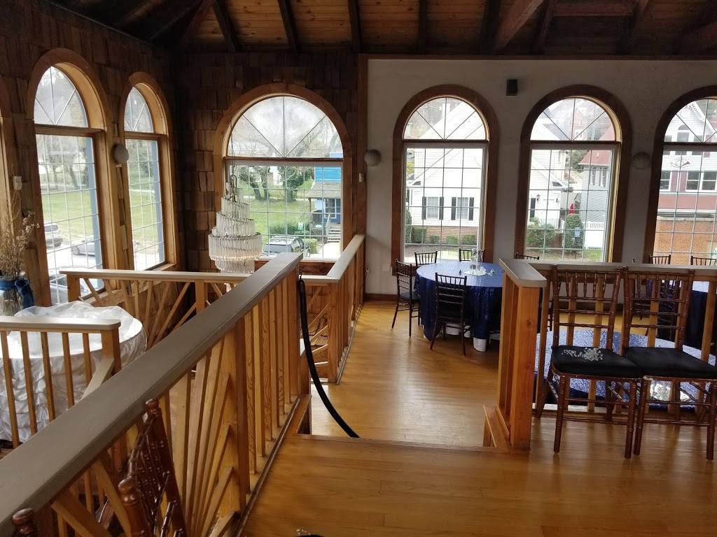 Madigans Waterfront | restaurant | 201 Mill St, Occoquan, VA 22125, USA | 7034946373 OR +1 703-494-6373