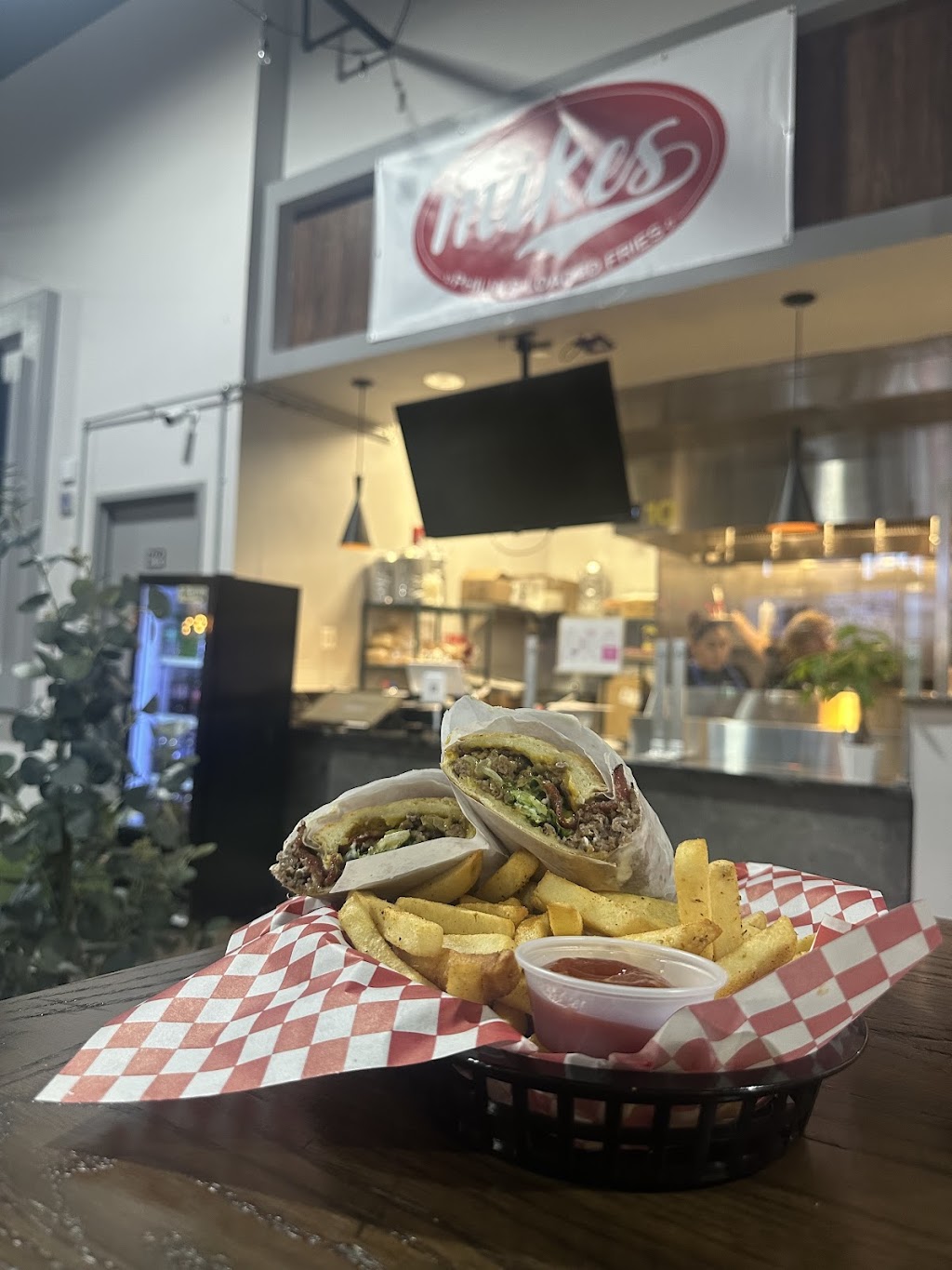 Mikes Philly and Loaded Fries | restaurant | 14067 Noblewood Plaza, Dale City, VA 22193, USA | 7039813969 OR +1 703-981-3969