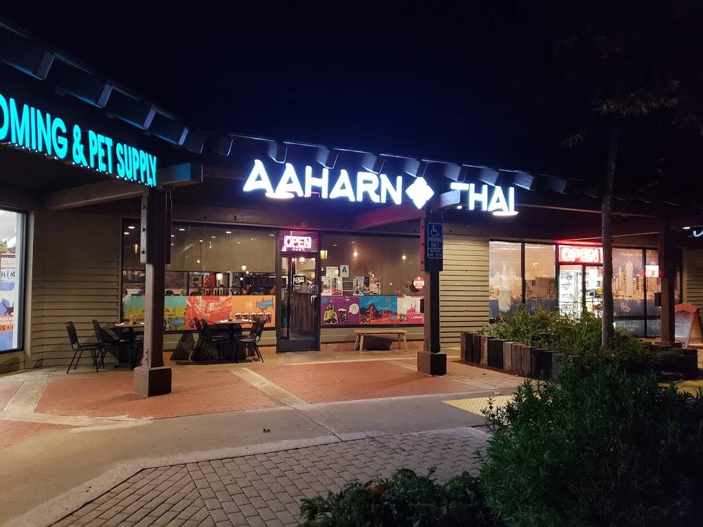 Aaharn Thai | restaurant | 3324 Governor Dr, San Diego, CA 92122, USA | 8582426389 OR +1 858-242-6389