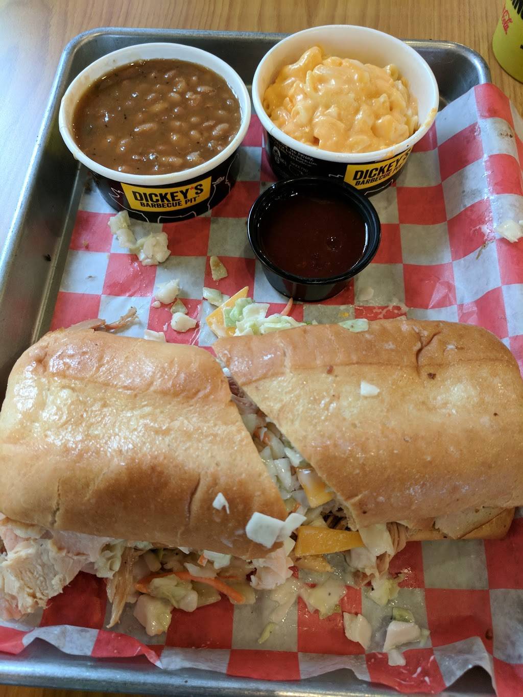 Dickeys Barbecue Pit | restaurant | 70 White Bridge Rd, Nashville, TN 37205, USA | 6159420660 OR +1 615-942-0660