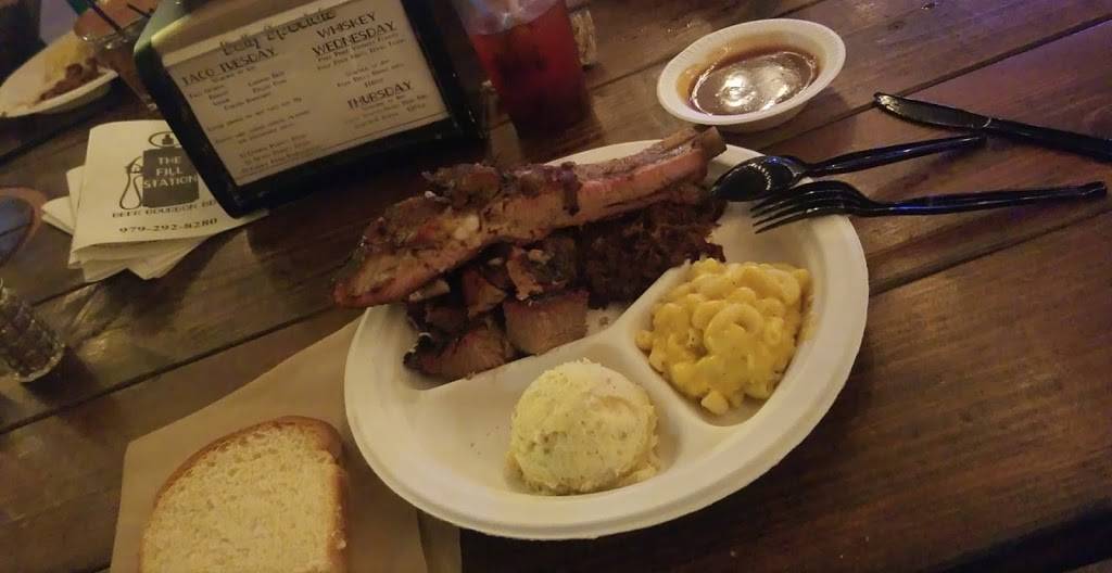 Brians Bar-B-Q | restaurant | 127 Parking Way St, Lake Jackson, TX 77566, USA | 9792928280 OR +1 979-292-8280