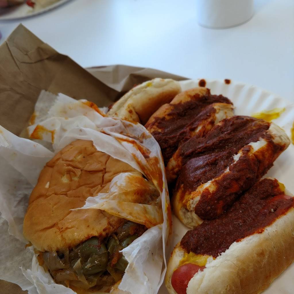 Guss Hotdogs | restaurant | 212 25th St, Watervliet, NY 12189, USA | 5182738743 OR +1 518-273-8743