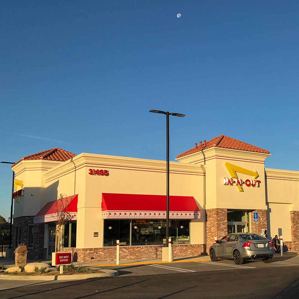 In-N-Out Burger | restaurant | 31465 Avenue E, Yucaipa, CA 92399, USA | 8007861000 OR +1 800-786-1000