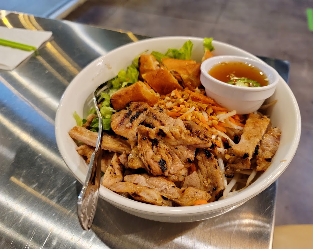 Le Pho WeHo | restaurant | 7243 Santa Monica Blvd, West Hollywood, CA 90046, USA | 3236882388 OR +1 323-688-2388